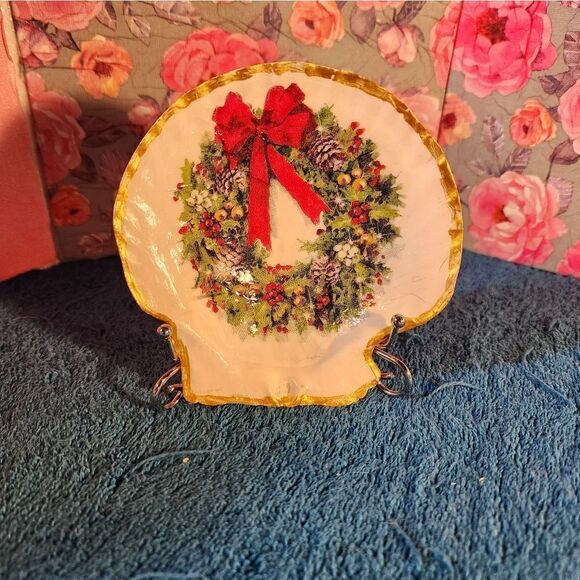 Decoupage Scalloped shells   - Picture 1 of 1